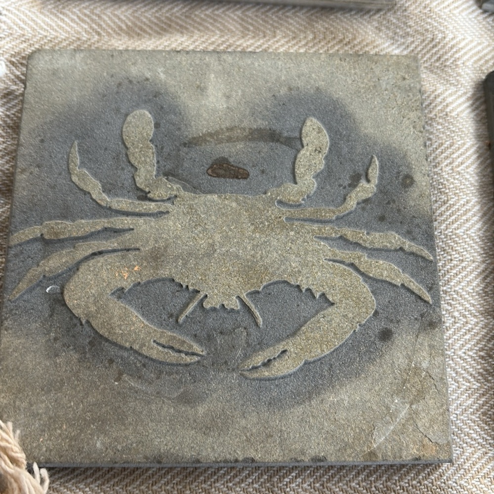 Crab Design Stone Coasters Set - Picture 4 of 6